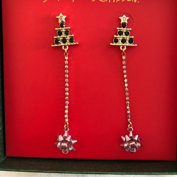 Betsey Johnson Gold Tone Christmas Tree, Cup Chain & Bow Drop Earrings NIB - Picture 4 of 12